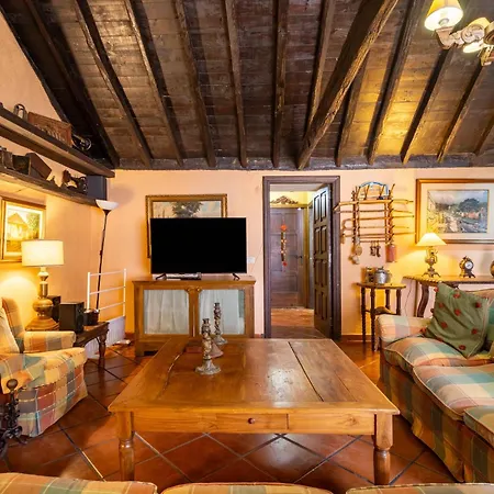 Home2book Traditional With Terrace & Pool Tatil Evi *