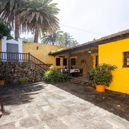 Home2book Traditional With Terrace & Pool Tatil Evi *