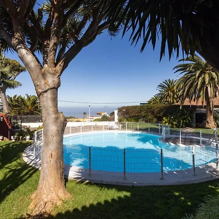 Home2book Traditional With Terrace & Pool Tatil Evi *