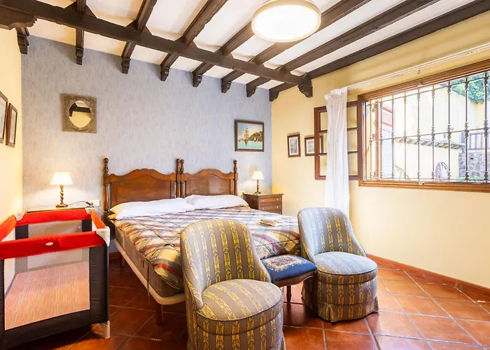 Hébergement de vacances Home2book Traditional With Terrace & Pool *